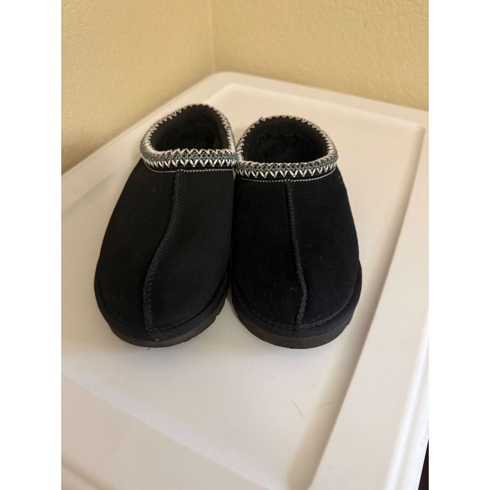 UGG Tasman Slipper Black Suede Sheepskin Lining Womens Size 6